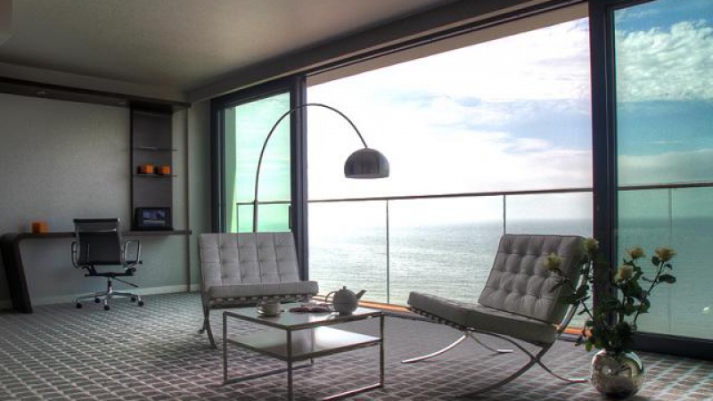 Marine Hotel