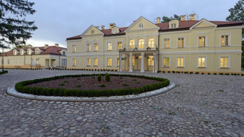 Hotel Sobienie Królewskie