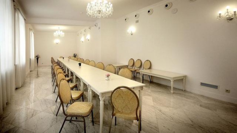 Hotel Sobienie Królewskie