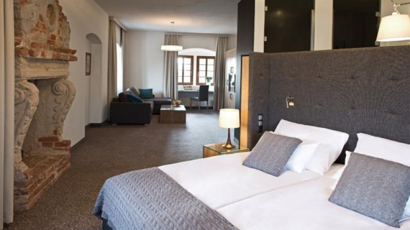 Uroczysko Siedmiu Stawów Luxury Hotel