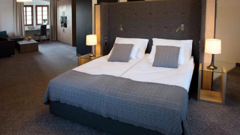 Uroczysko Siedmiu Stawów Luxury Hotel