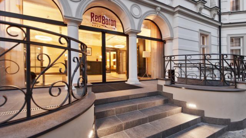 Red Baron Hotel & Restauracja Świdnica