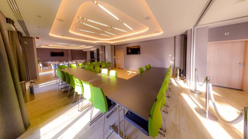 Hotel Astone Conference & Spa