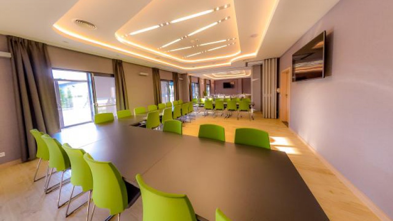 Hotel Astone Conference & Spa