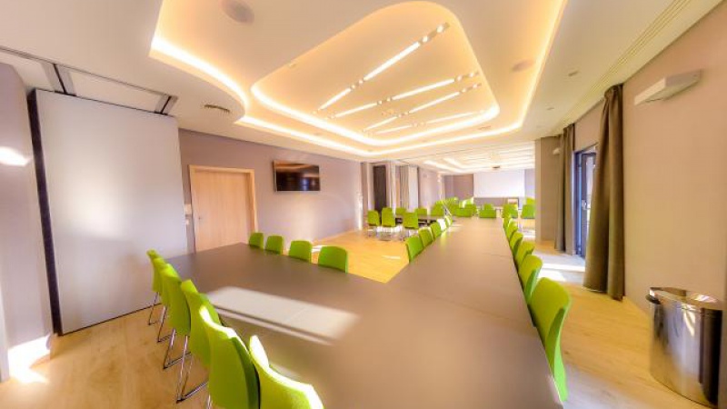 Hotel Astone Conference & Spa