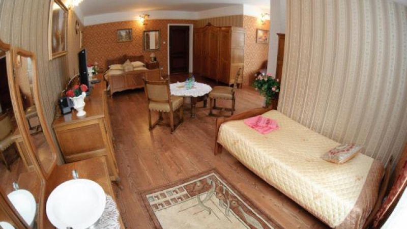 Hotel Antyczny Dwór