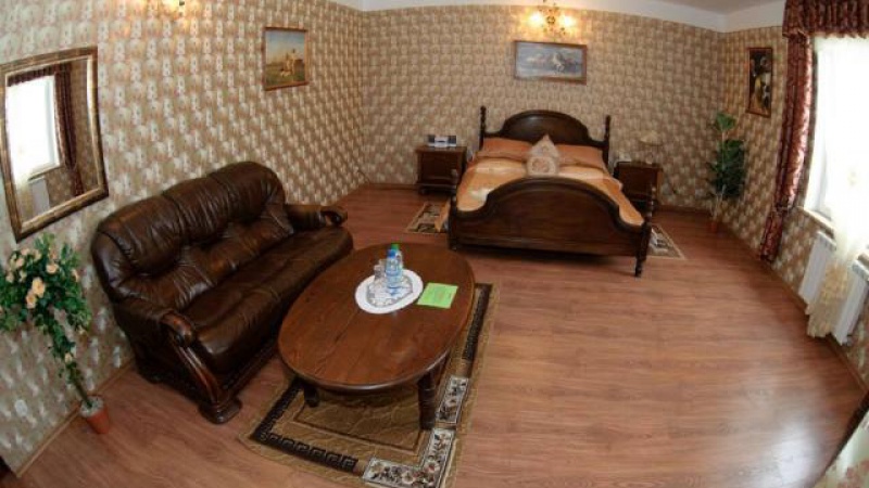Hotel Antyczny Dwór