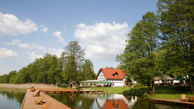 Jabłoń Lake Resort