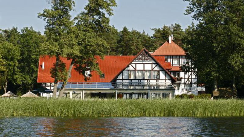 Jabłoń Lake Resort