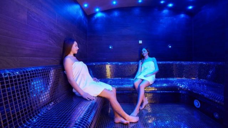 Heron Live Hotel