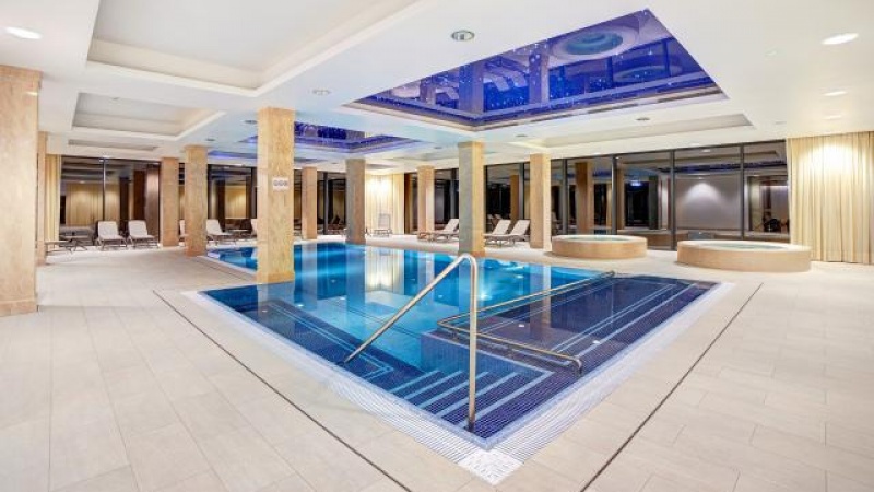 Heron Live Hotel