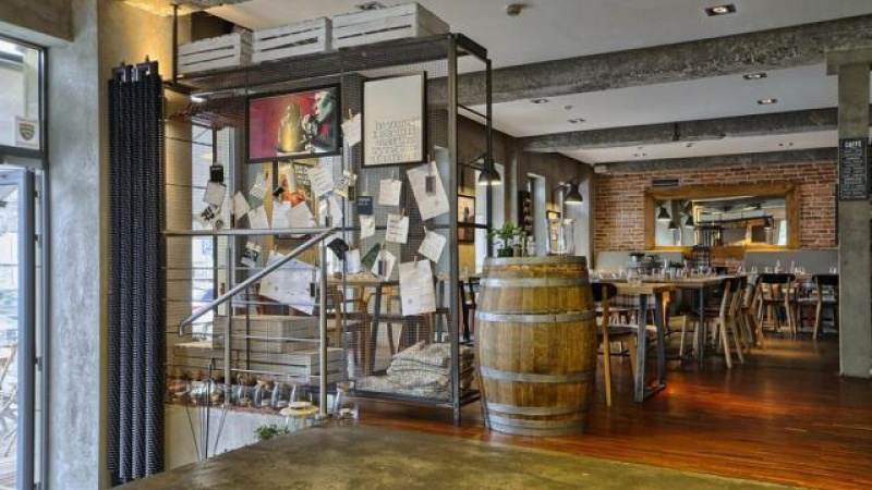 Wilcza 50 Restaurant Cafe Bar