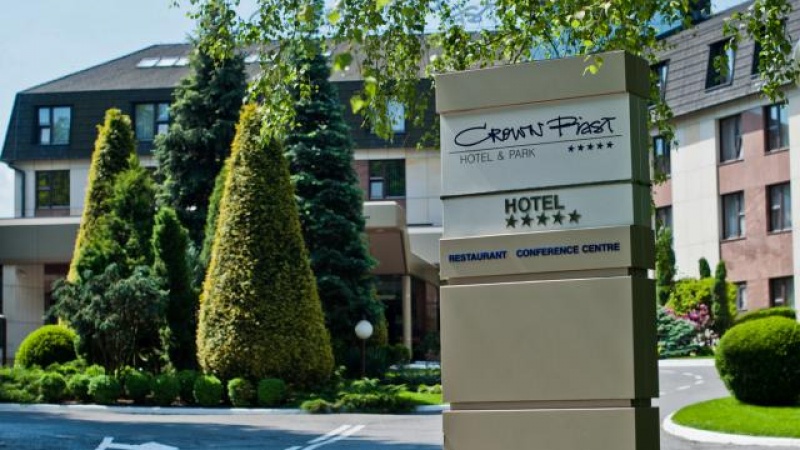 Crown Piast Hotel & Spa