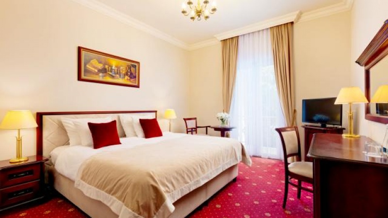 Pałacyk Otrębusy Business & SPA (k. Warszawy)