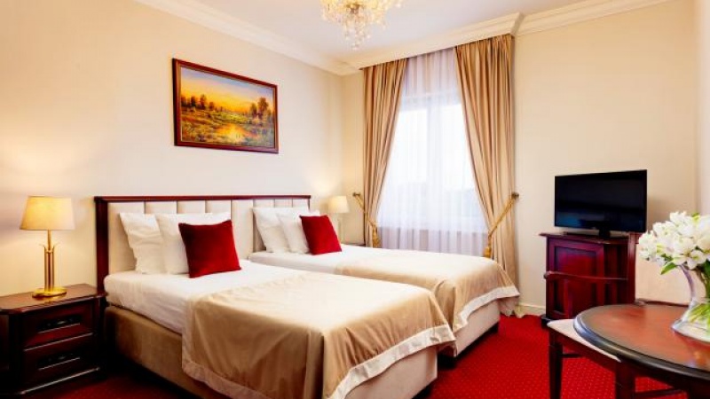 Pałacyk Otrębusy Business & SPA (k. Warszawy)