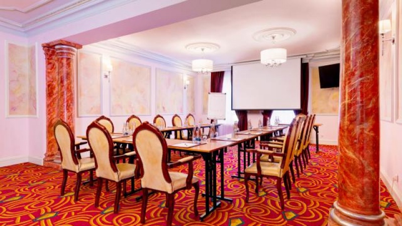 Pałacyk Otrębusy Business & SPA (k. Warszawy)