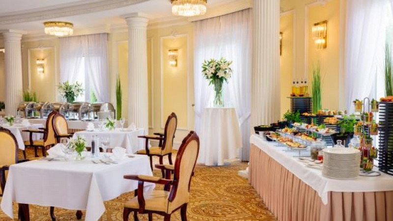 Pałacyk Otrębusy Business & SPA (k. Warszawy)